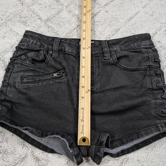 Free People Shorts Women's 26 Black Coated Lone Ranger Lace Sides Button Fly - Picture 6 of 10